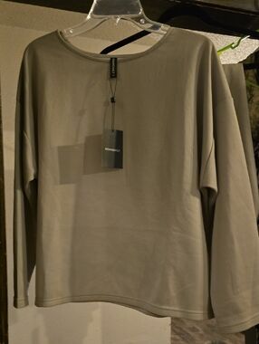 Koandaily Women's Crewneck Long-Sleeve Top And Matching Pants in Tan/Sand